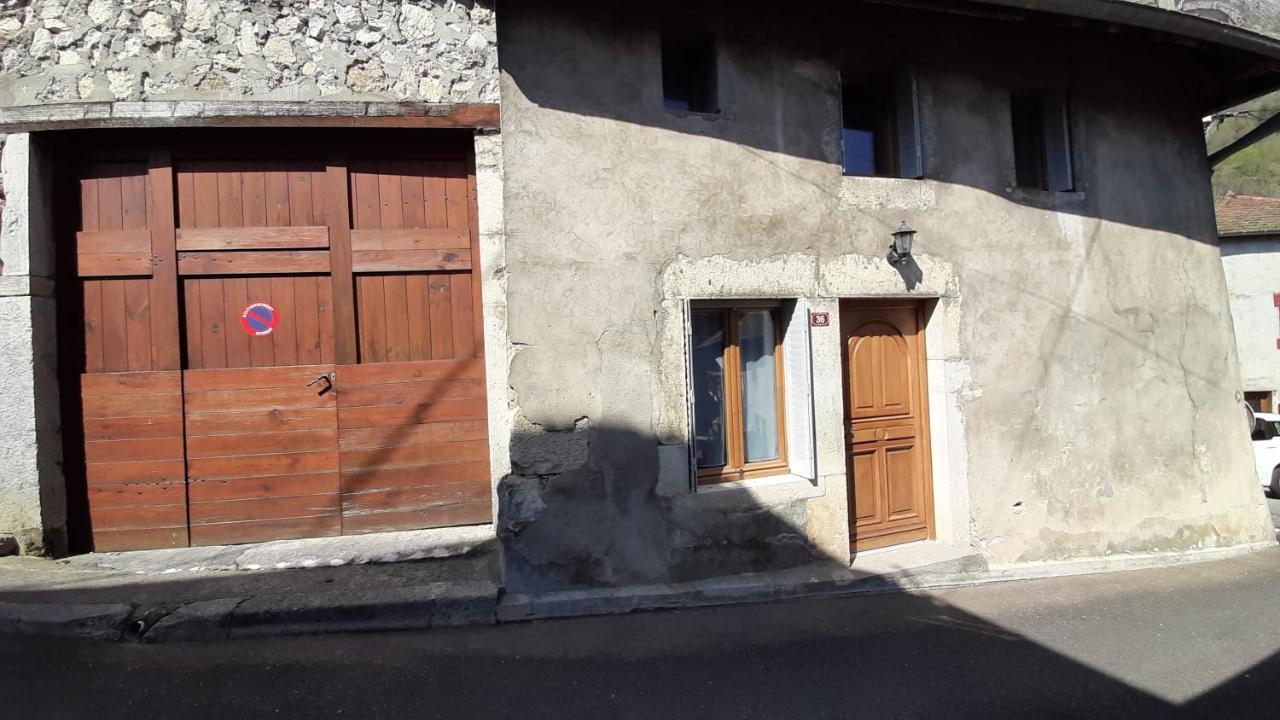Petite Maison De Village Situee Entre Lacs, Cascades Et Montagnes Virieu-le-Grand Dış mekan fotoğraf